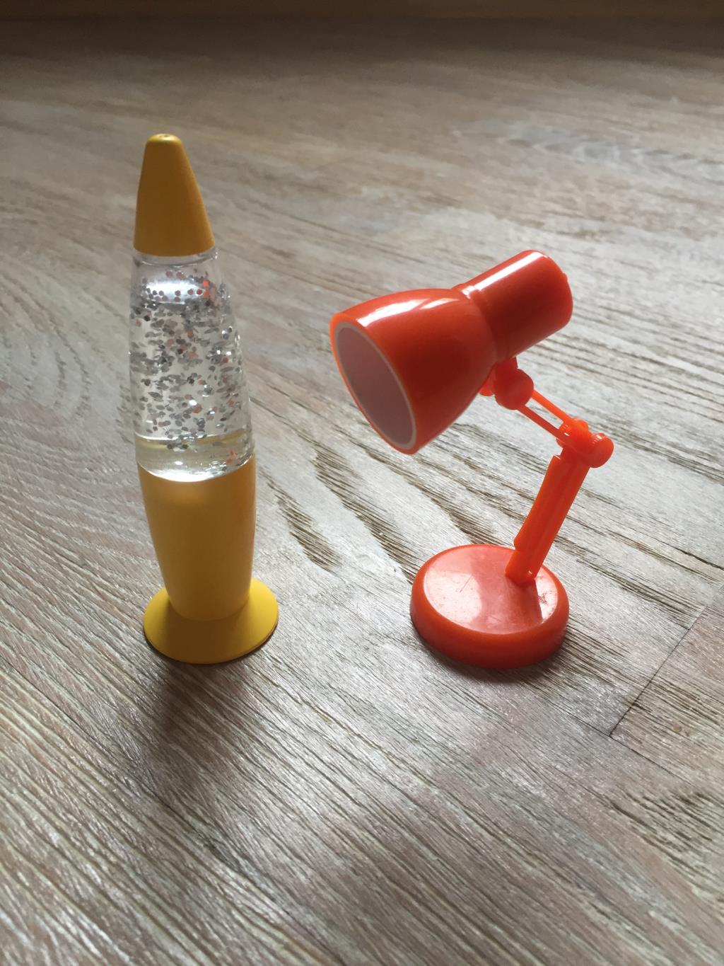 игрушечные лампы (надо менять батареки). Игрушки б/у