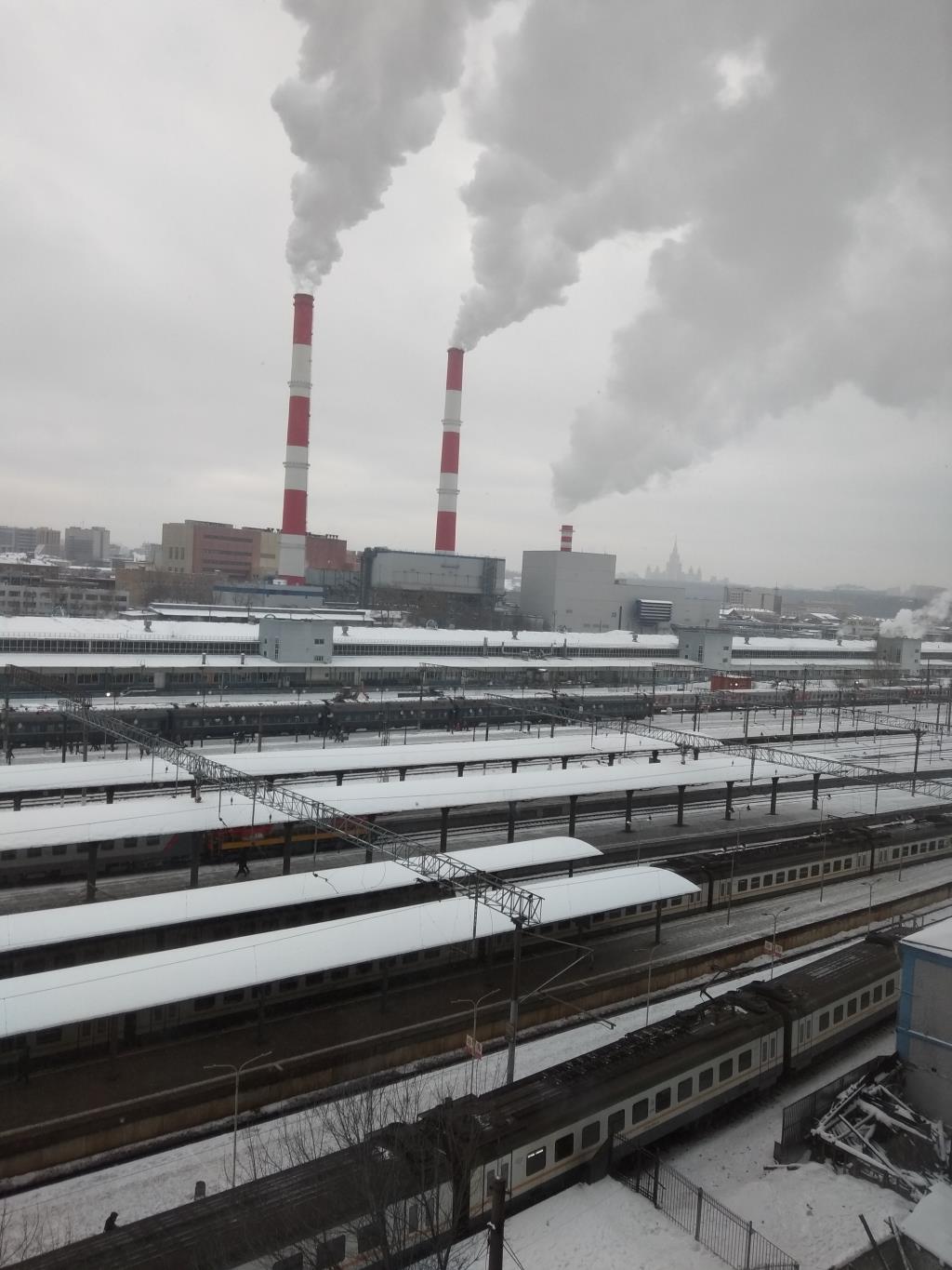 Киевский вокзал, Москва. Вид с с высоты.. Блиц: железная дорога