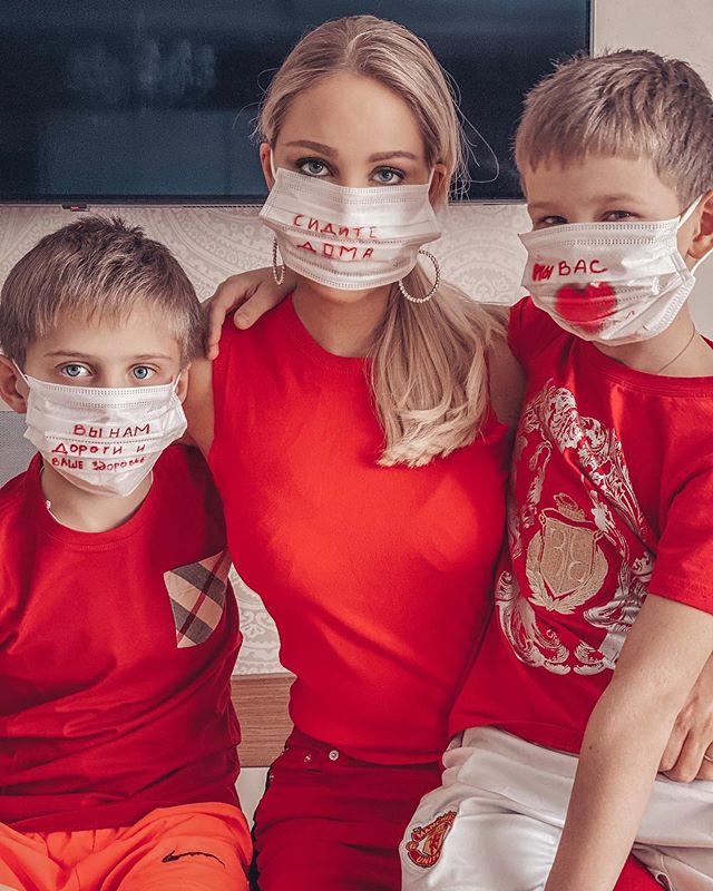 Мария Погребняк. Звезды в масках