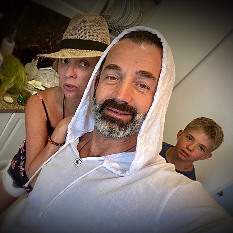 Дмитрий певцов фото с семьей