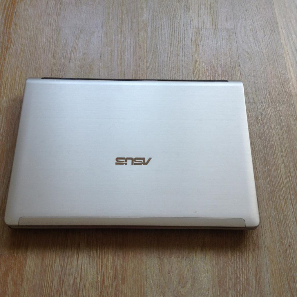 Ноутбук Аsus, 1500р (куплен 13.04.2011 за 20000). я-Продано