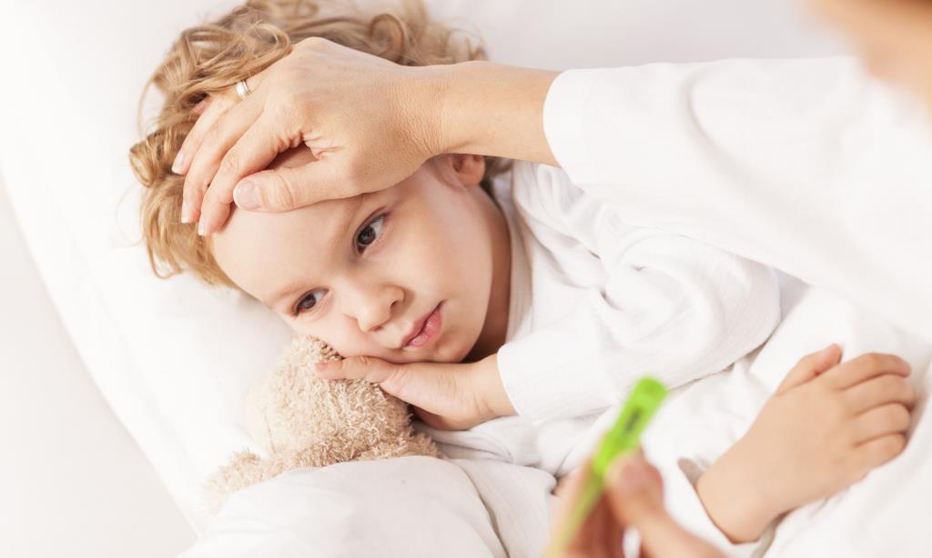 Семейный психолог рассказал о влиянии проблем родителей на психосоматические заболевания ребенка