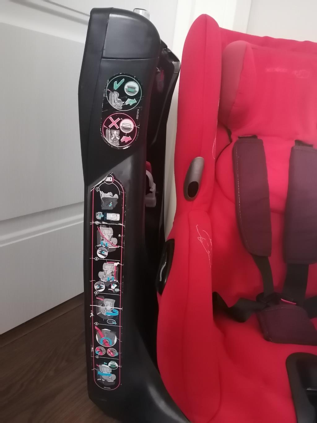 Продам автокресло 9-15. пристроено