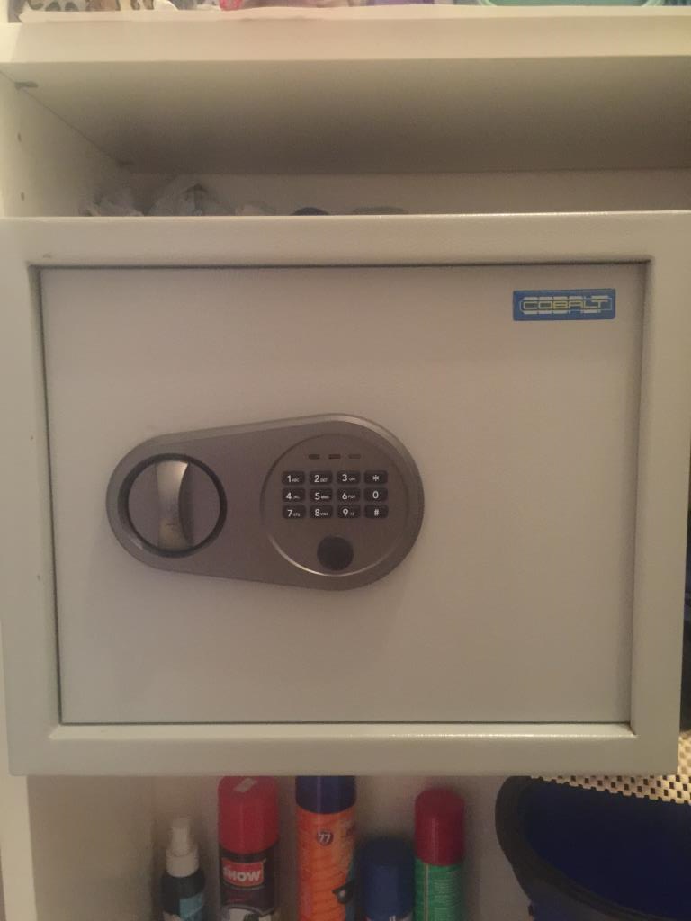 сейф Кобальт, 2500р. я-Продано