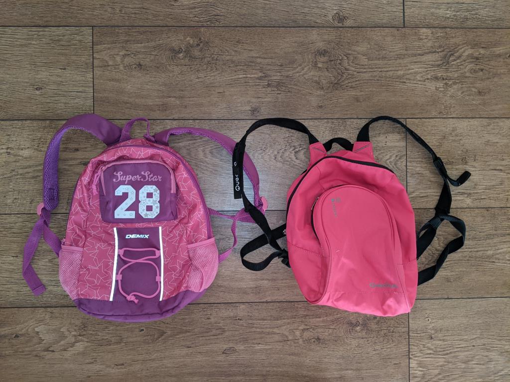 Игрушки , книги. 