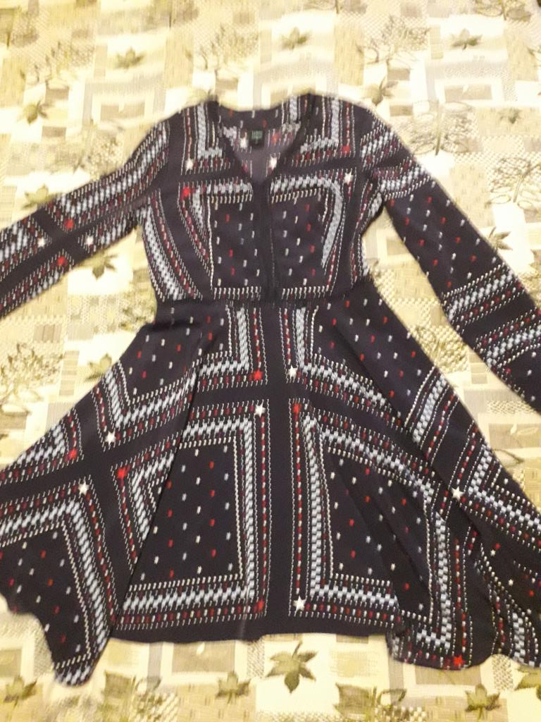 Платье  BEFREE р.S, цвет темно-синий. Одежда для девушек р.40-46