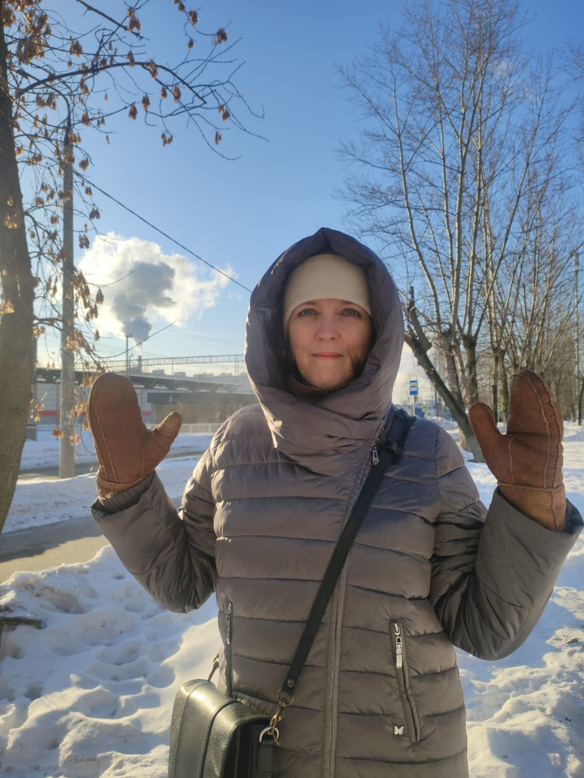 Тепло ль тебе, девица? :). 