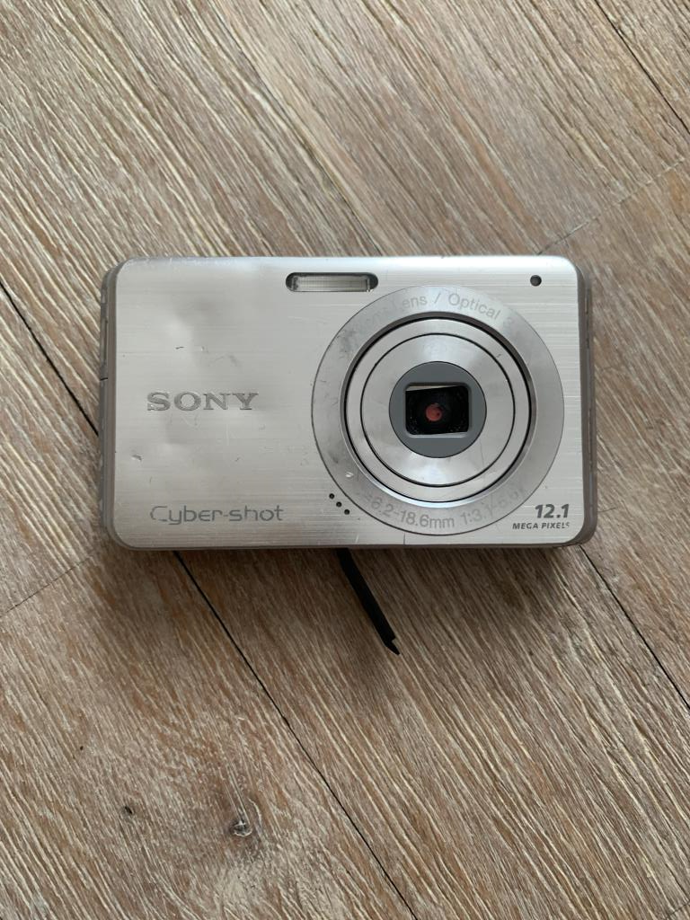 фотоаппарат Сони на запчасти, 200р. я-Продано