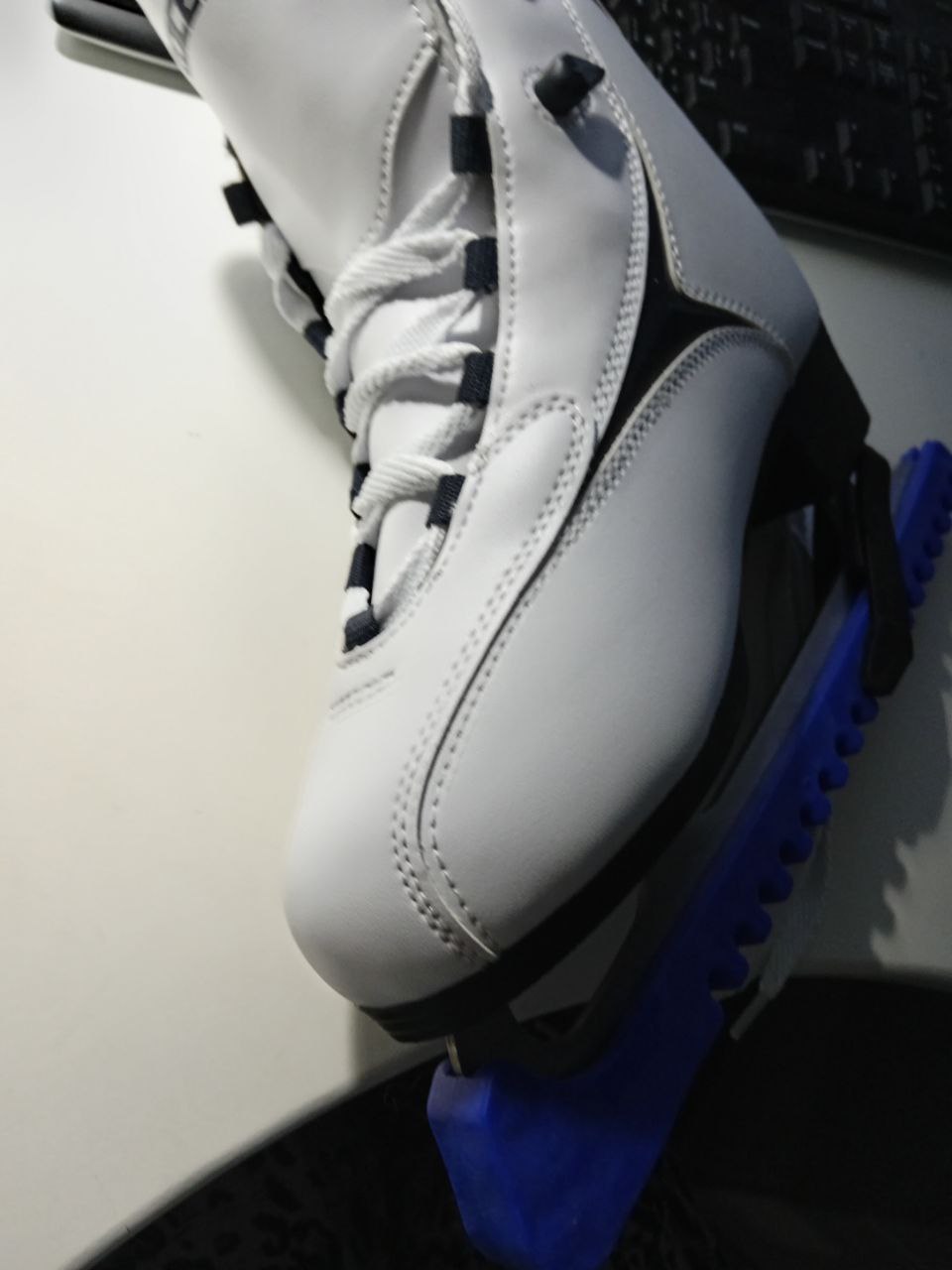 Фигурные коньки . Пристроено