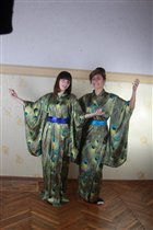 кимоно с павлинами