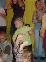 Соня в гуще дискотеки