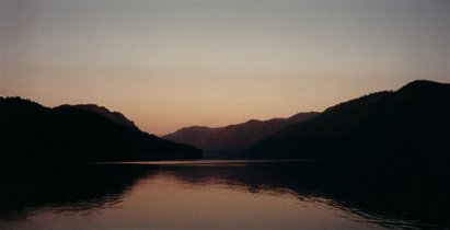 Закат на Телецком озере