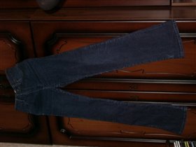 джинсы темно-синие 250 рублей