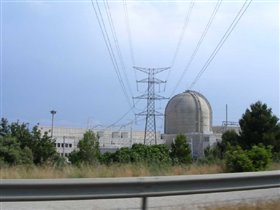 Атомная станция недалеко от Салоу.