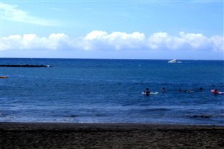 черные песочные пляжи