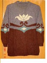 Пуловер с цветком