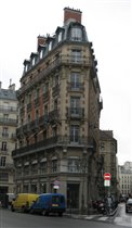Дома в Париже маленькие и треугольные