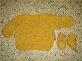 Свитерок и пинетки (Baby's sweater and booties)