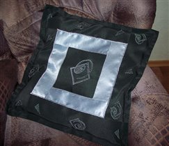 Подушка с вышивкой и бисером