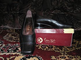 Туфли черные на низком каблуке