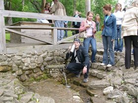 ... но по утрам жадно пил холодную воду.