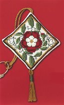 Heraldic Rose Scissor Keep (Textile Heritage)