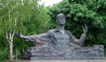 памятник Есенину