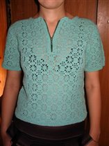 Зеленая кофточка на замочке