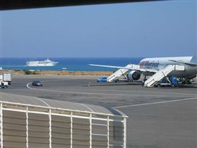 Аэропорт Ираклион - корабли и самолеты