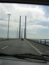 По самомоу большому в мире мосту из Дании в Швецию