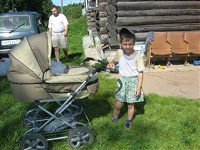 Заботливый старший брат