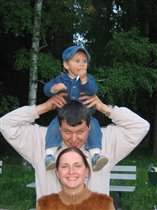 всей семьей летом каждый вечер идем в парк