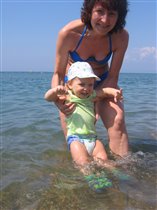 Так жарко - купаюсь прямо в одежде!