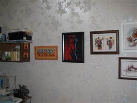 а это общий вид стены с вышитыми картинами дома у Ирины Семеновой
