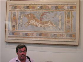 Фреска с быком в музее Ираклиона (и с гидом)