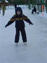 Сын впервые на льду!