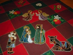 Рождественские персонажи на пластиковой канве