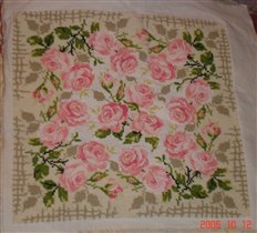 подушка с розами