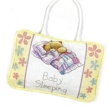 FRC77 - BABY SLEEPING DOOR HANGER