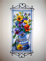 Кувшин с фиалками