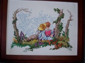 Лесное озеро с лебедями 