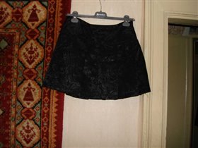 Черная юбка в складку р-р 42-44 500р