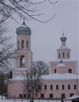 Троицкий собор на центральной площади Валдая