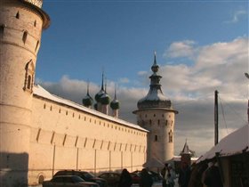 Угловая башня с другой стороны Кремля
