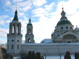 Монастырь в Ростове, действующий