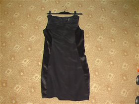Платье черно со вставками из атласа