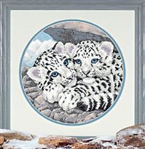 00345 - Snowy Leopard Cubs