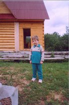 Возле строящегося дома дяди