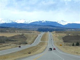 Это мы едем по направлению к горам