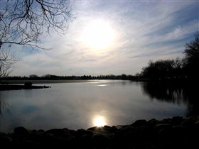 Закат над озером